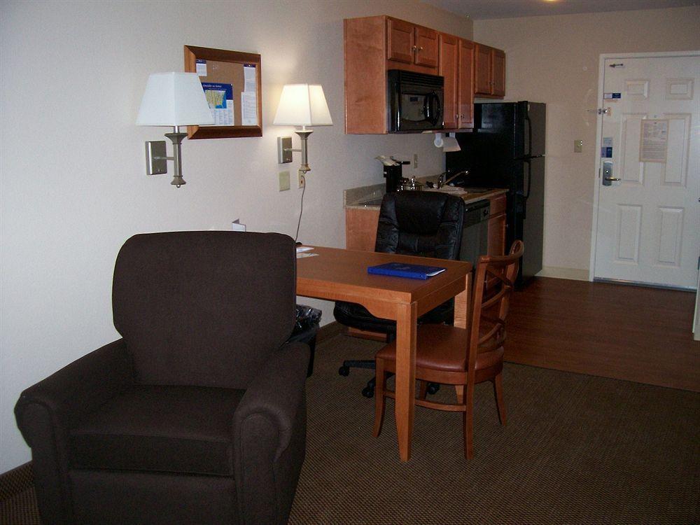 Candlewood Suites Winchester, An Ihg Hotel Room photo